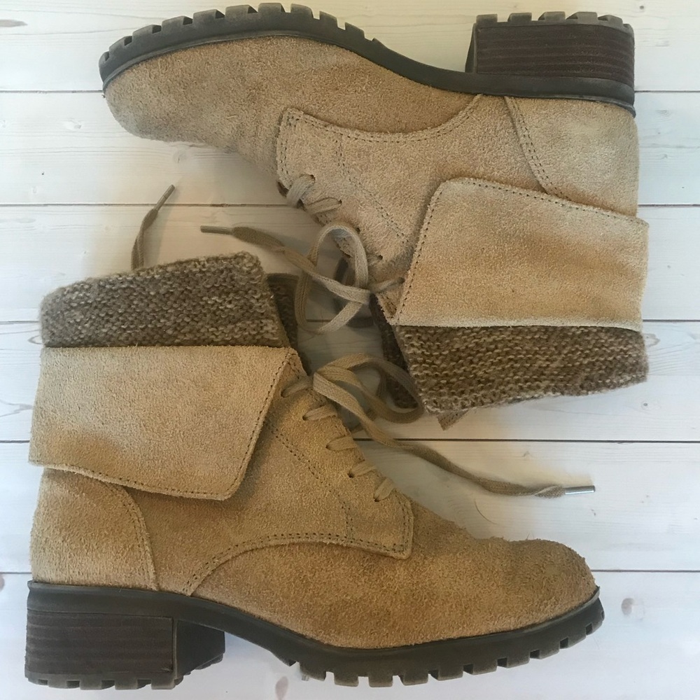 Lucky Brand Huntress Suede Ankle Boots. 1.5” Stacked Heel. Knit Cuff. Size 7.5